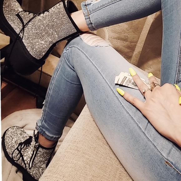 Last  6  Dimond Silver  Combat boots - Picture 4 of 8